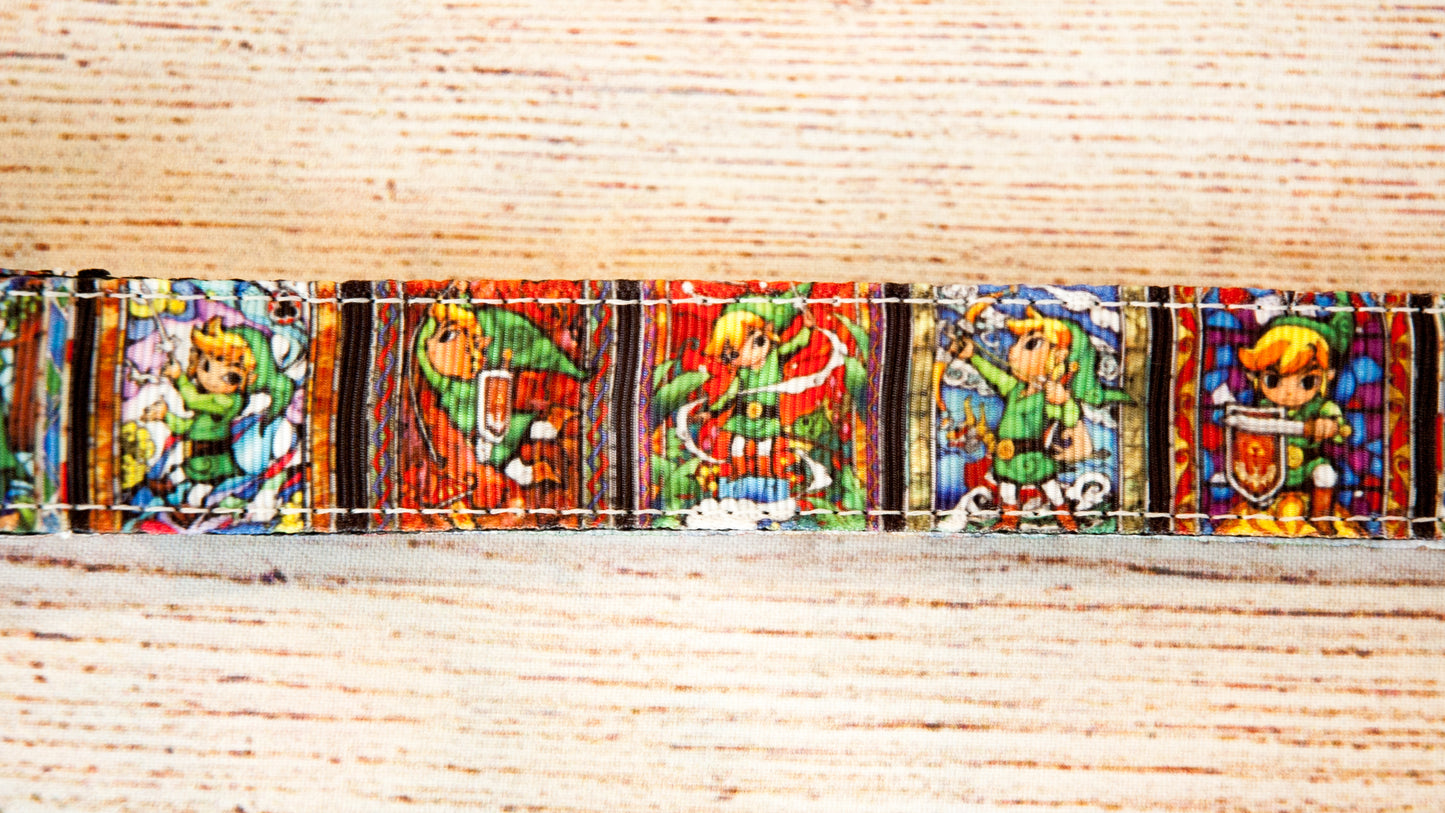 Link dog collar and/or leash. 1 inch wide.