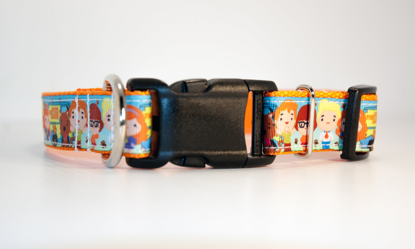 Mystery Gang dog collar. 1 inch wide