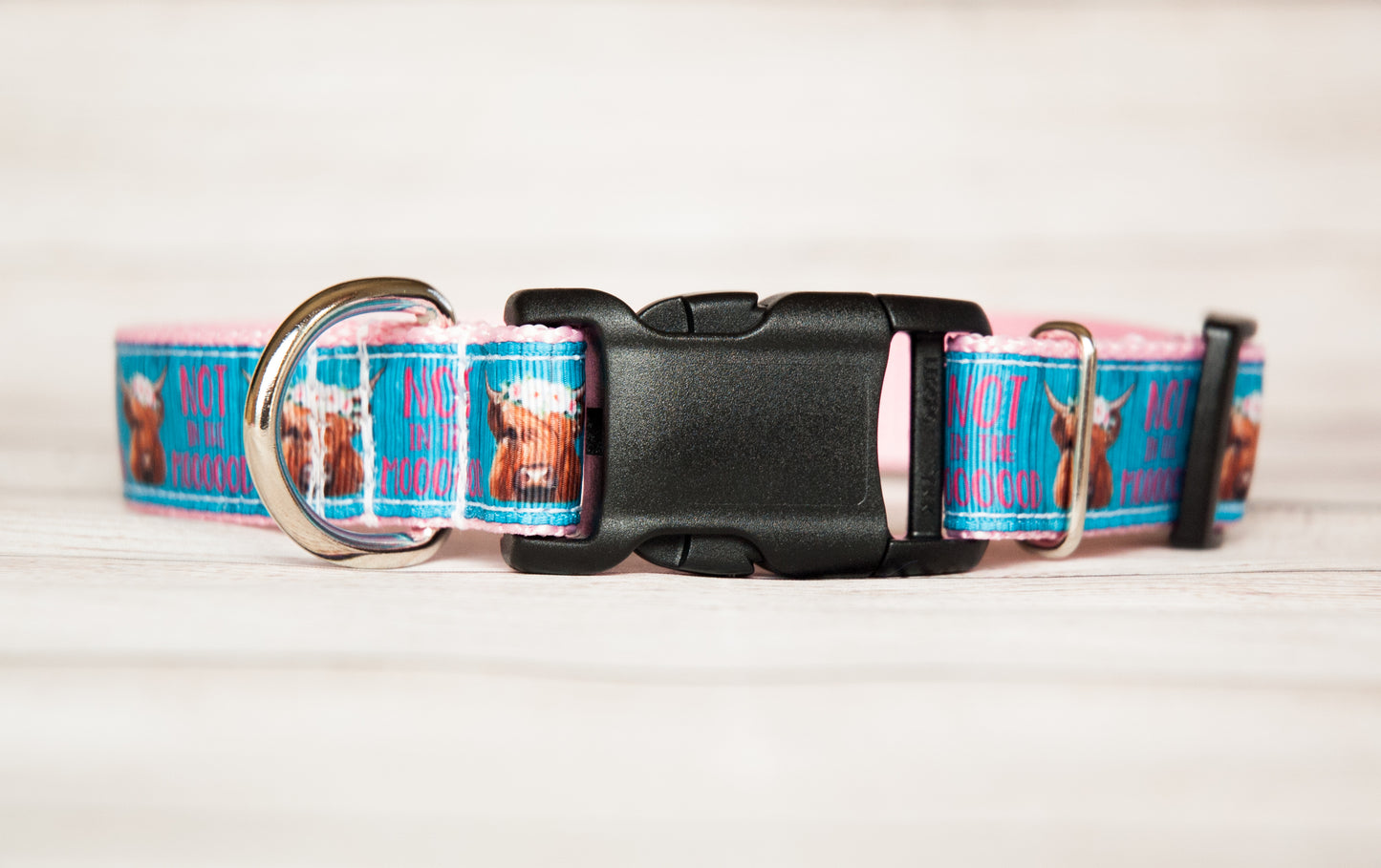 Not in the Mooood dog collar. 1 inch wide