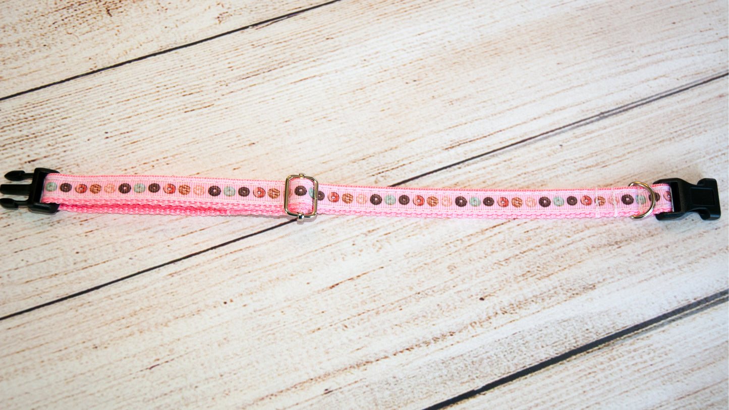 Donut collar and/or leash. 1/2" wide for small dogs or cats