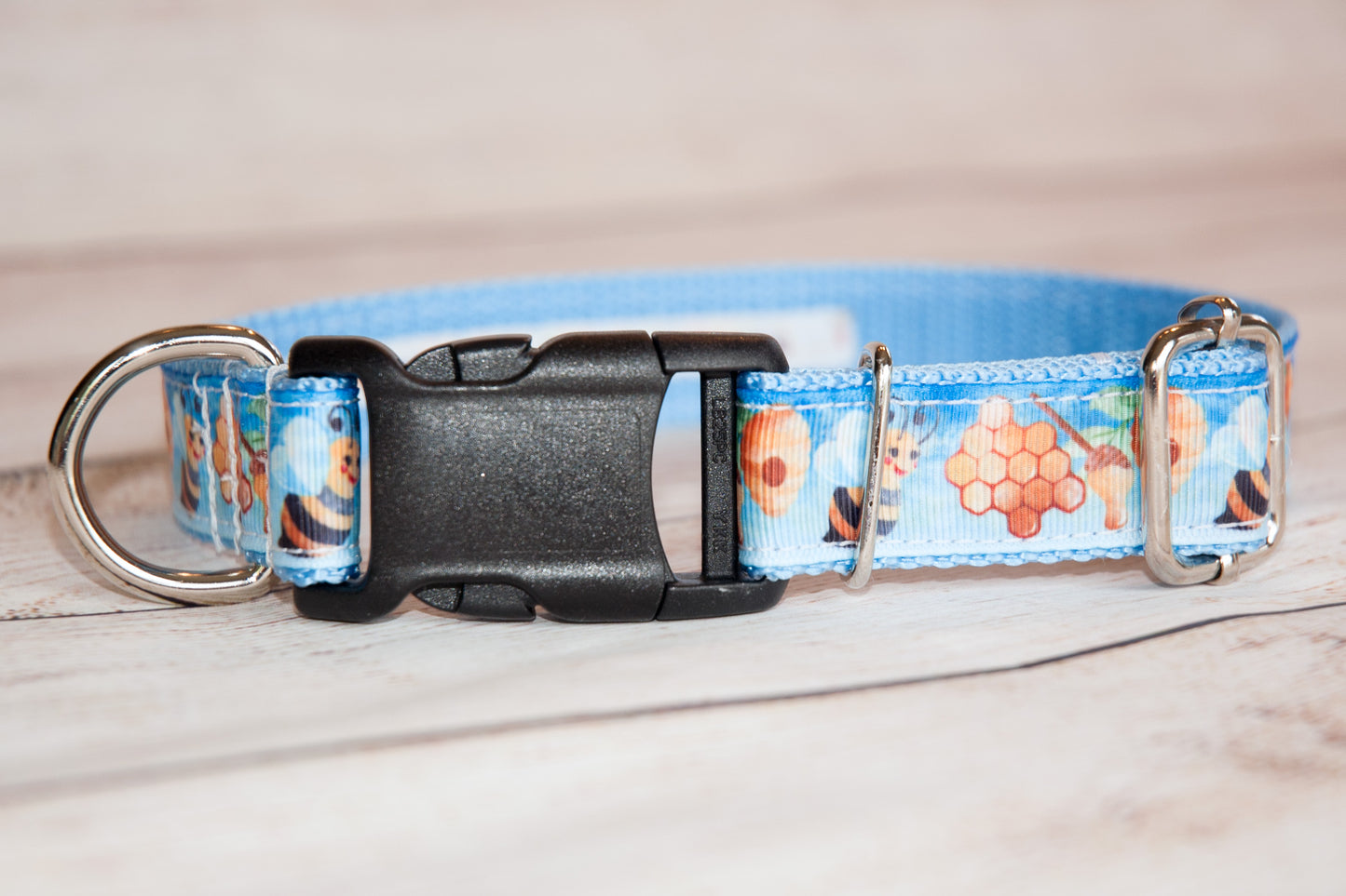 Bees, Hives, and Honeycomb dog collar and/or leash. 1 inch wide