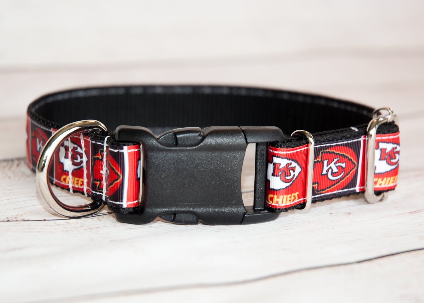 Kansas City Chiefs dog collar and/or leash. 1 inch wide.